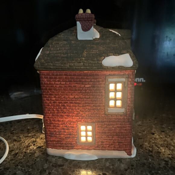 Dept 56 Dickens' Village Series A Christmas Carol Fezziwig's Warehouse Mint - Picture 4 of 15